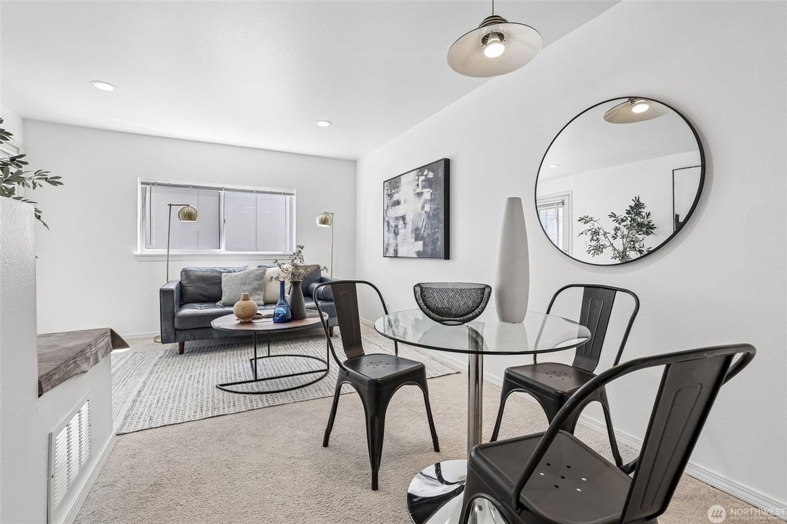 Seattle Condo: 5624 Roosevelt Way NE