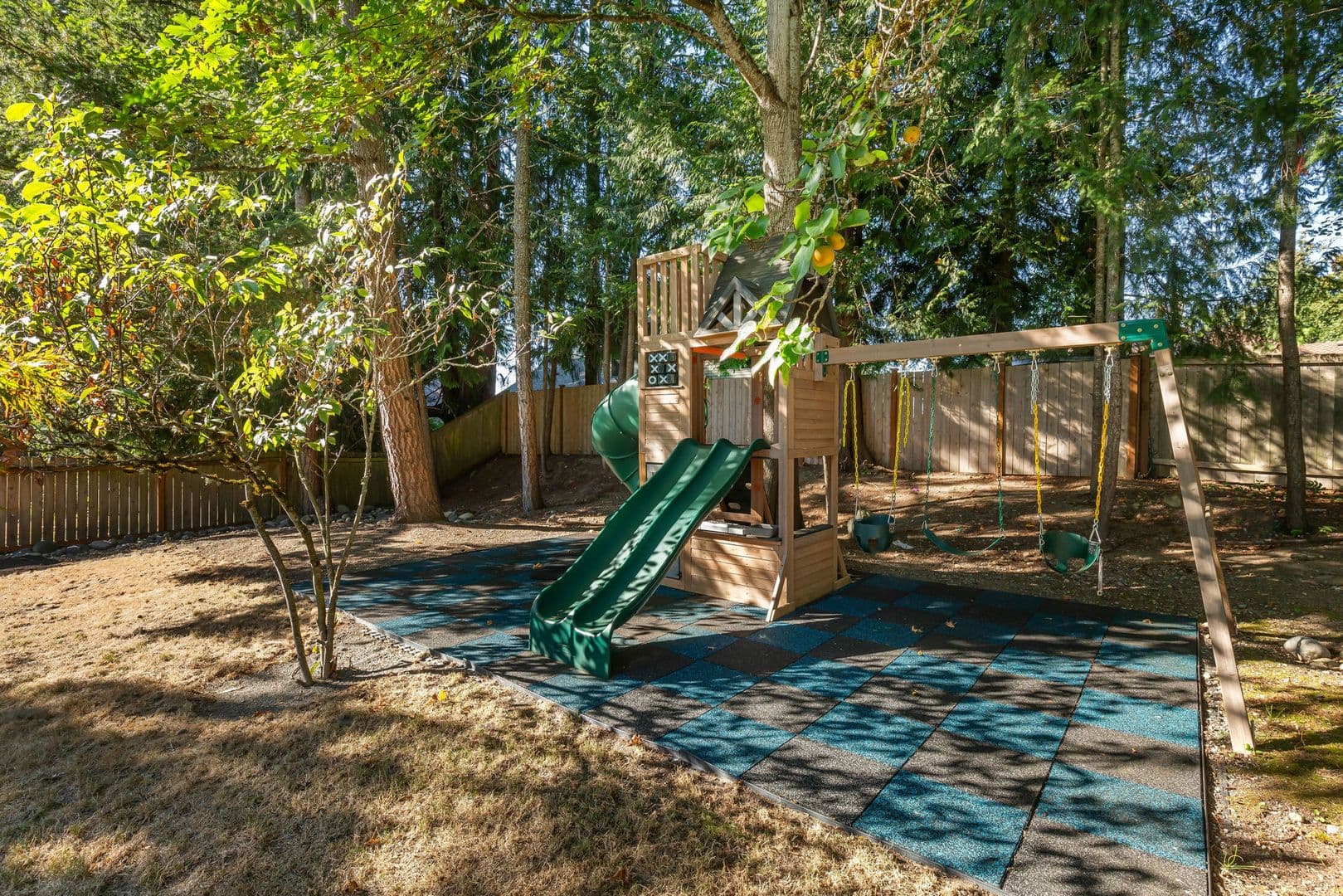 Issaquah House: 24020 SE 42nd St