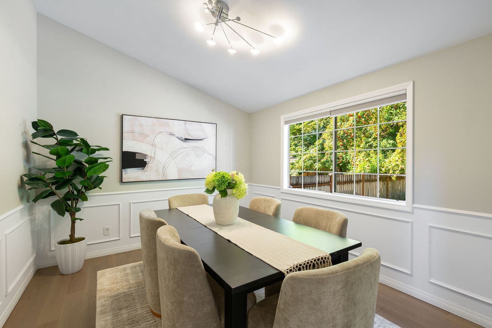 Issaquah House: 24020 SE 42nd St