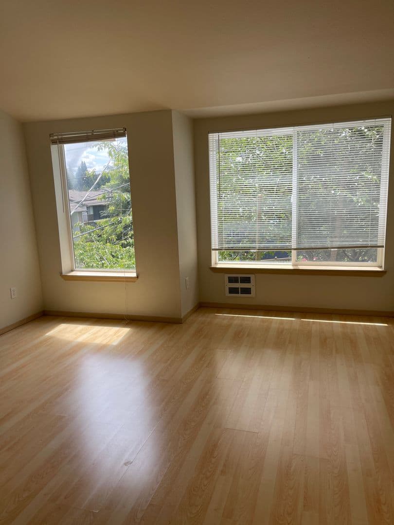 Seattle Townhome: 2420 SW Holden Street