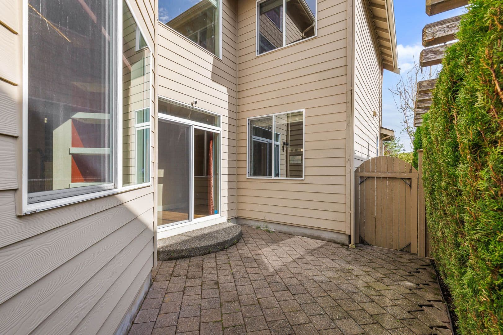 Snoqualmie House: 34229 SE Elm ST