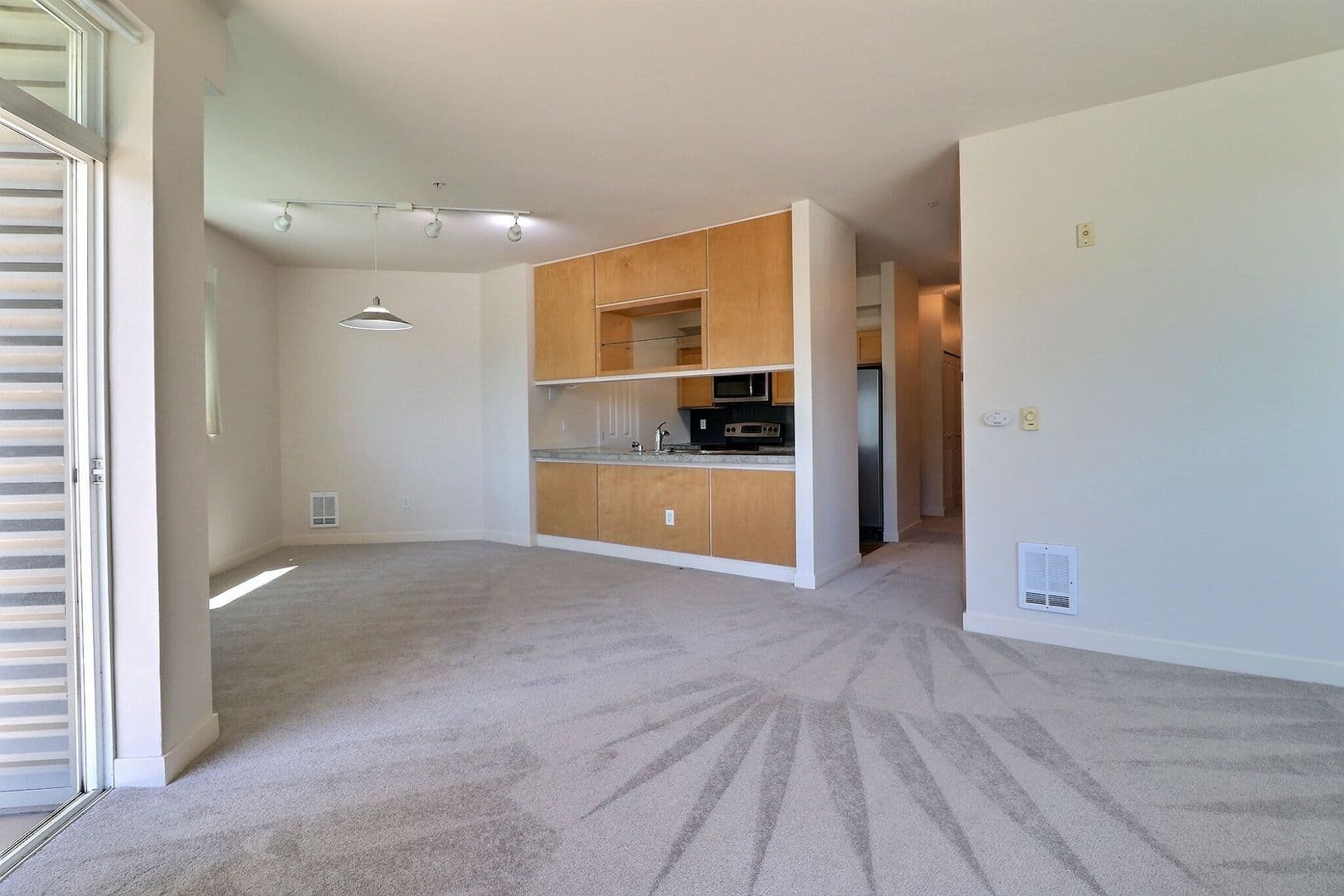 Bellevue Condo: 300 110th Avenue NE