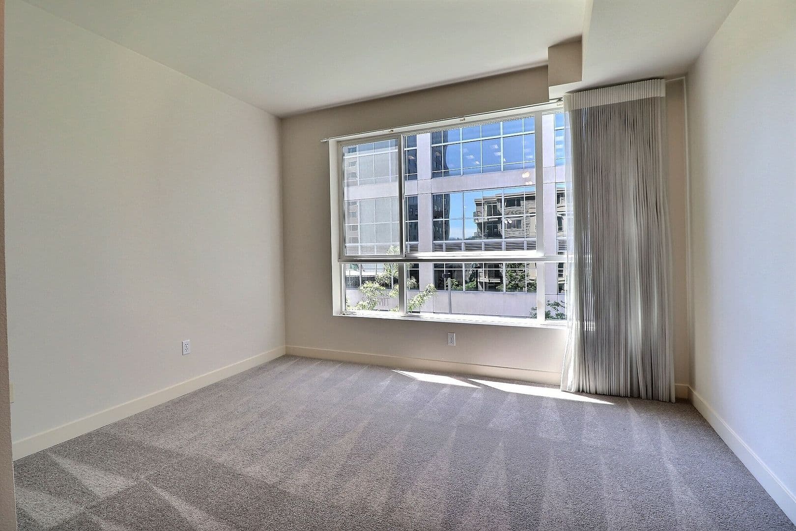 Bellevue Condo: 300 110th Avenue NE