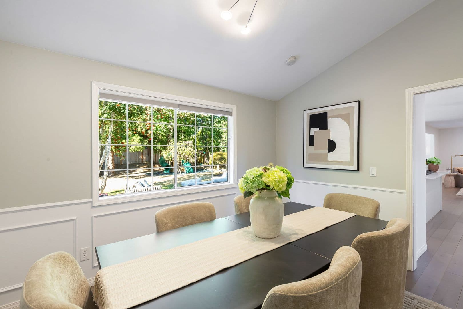 Issaquah House: 24020 SE 42nd St