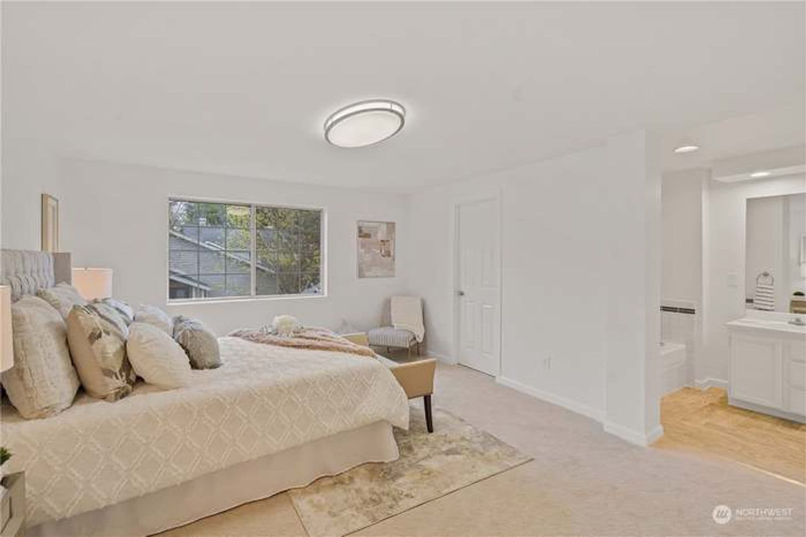 Bellevue House: 14781 NE 3rd St