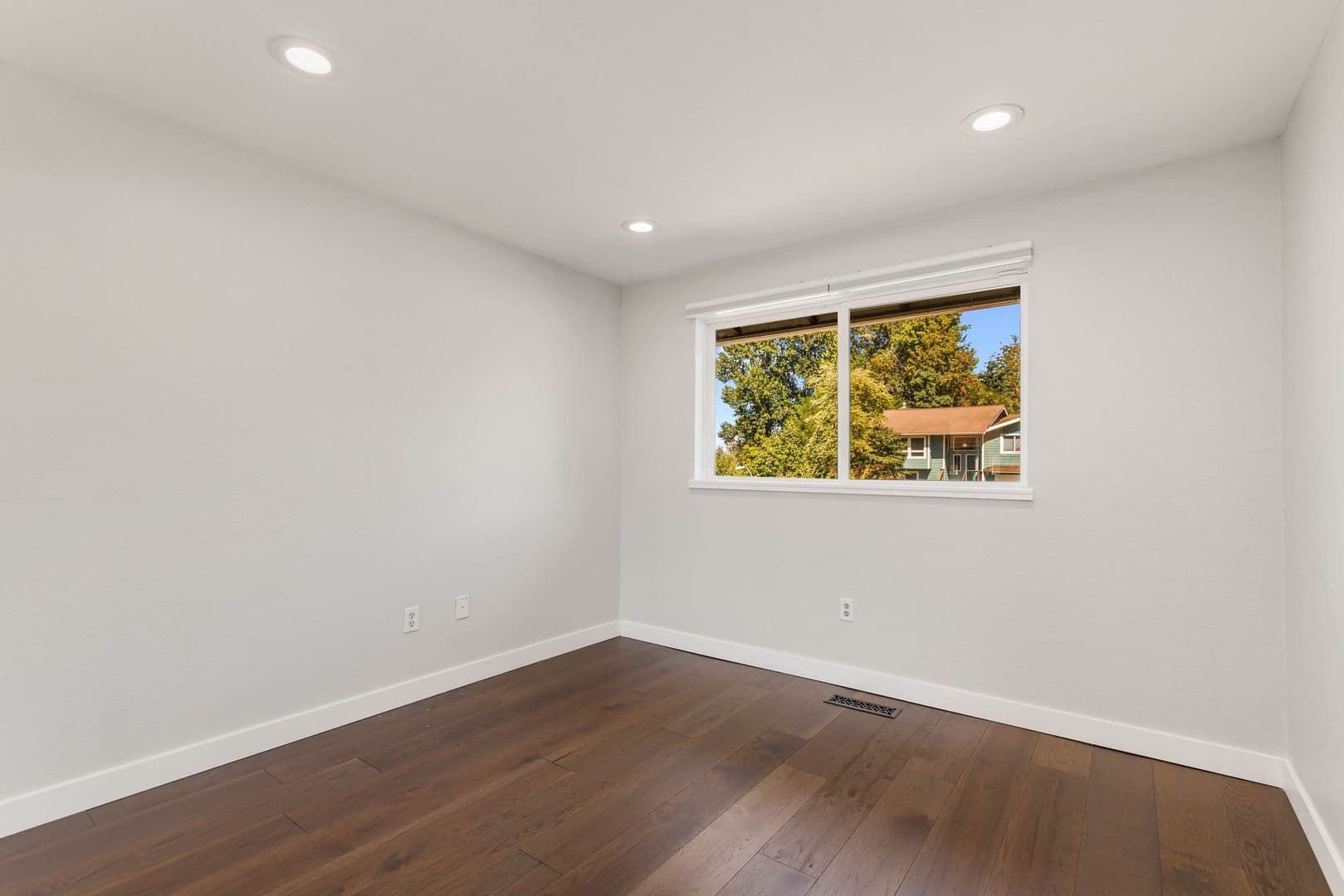 Redmond House: 15731 NE 105th Ct