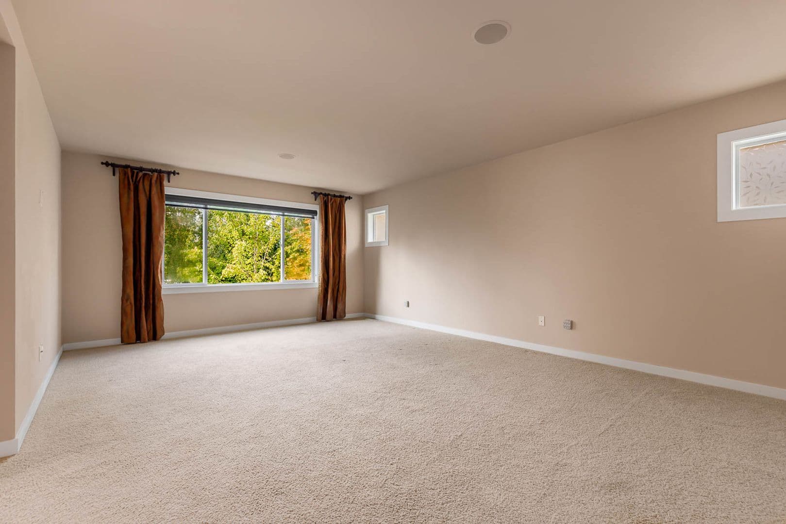 Snoqualmie House: 34229 SE Elm ST