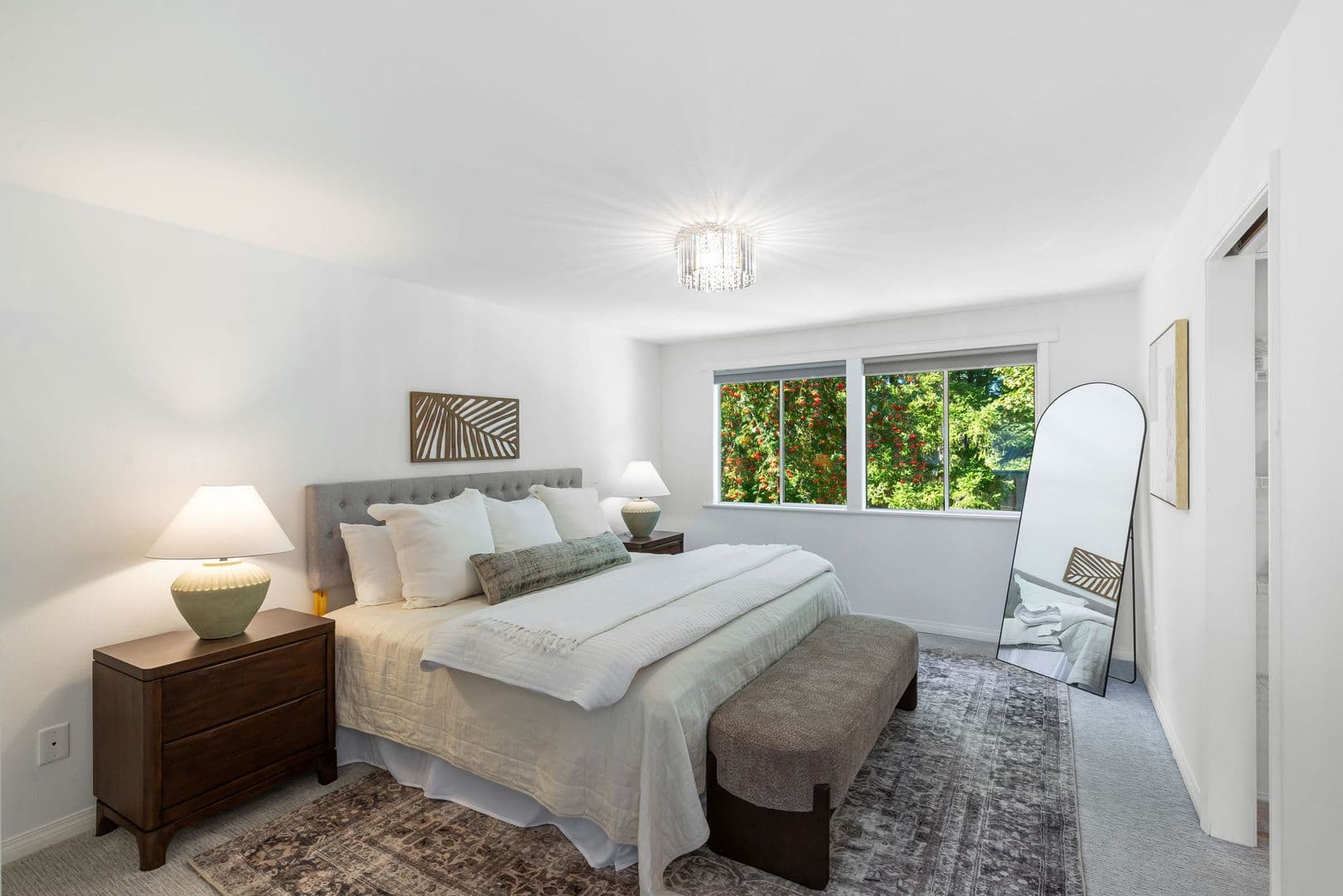 Issaquah House: 24020 SE 42nd St