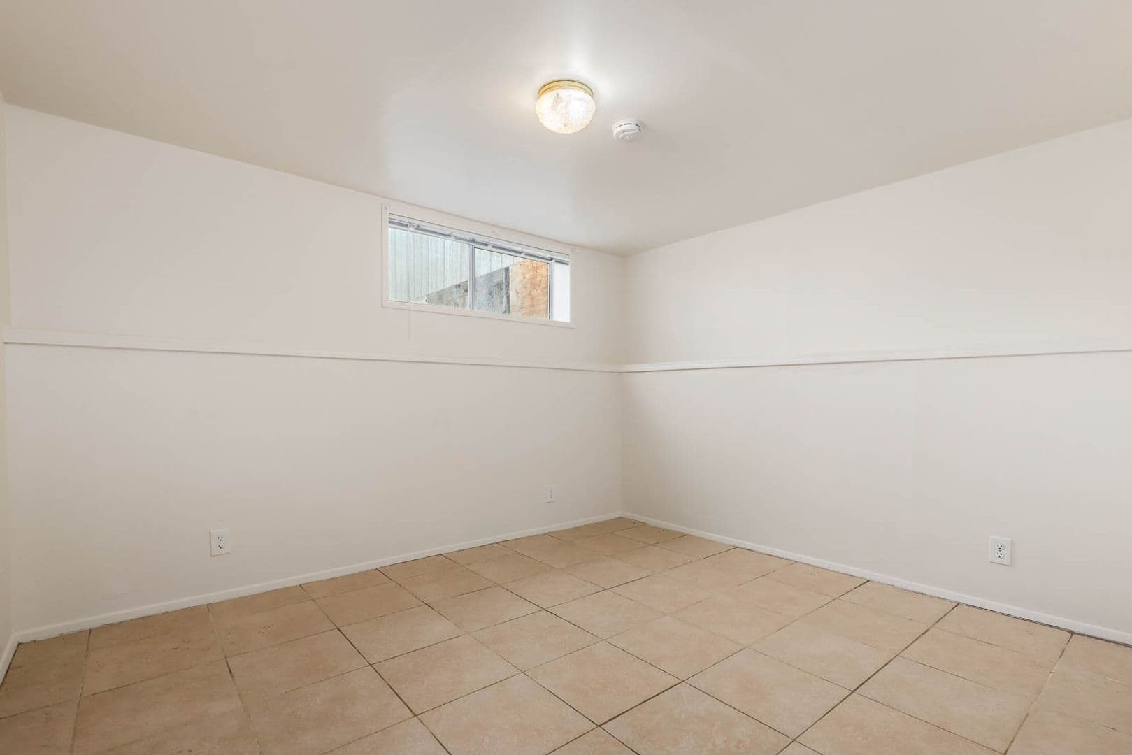 Seattle Apartment: 4610 S Holden St