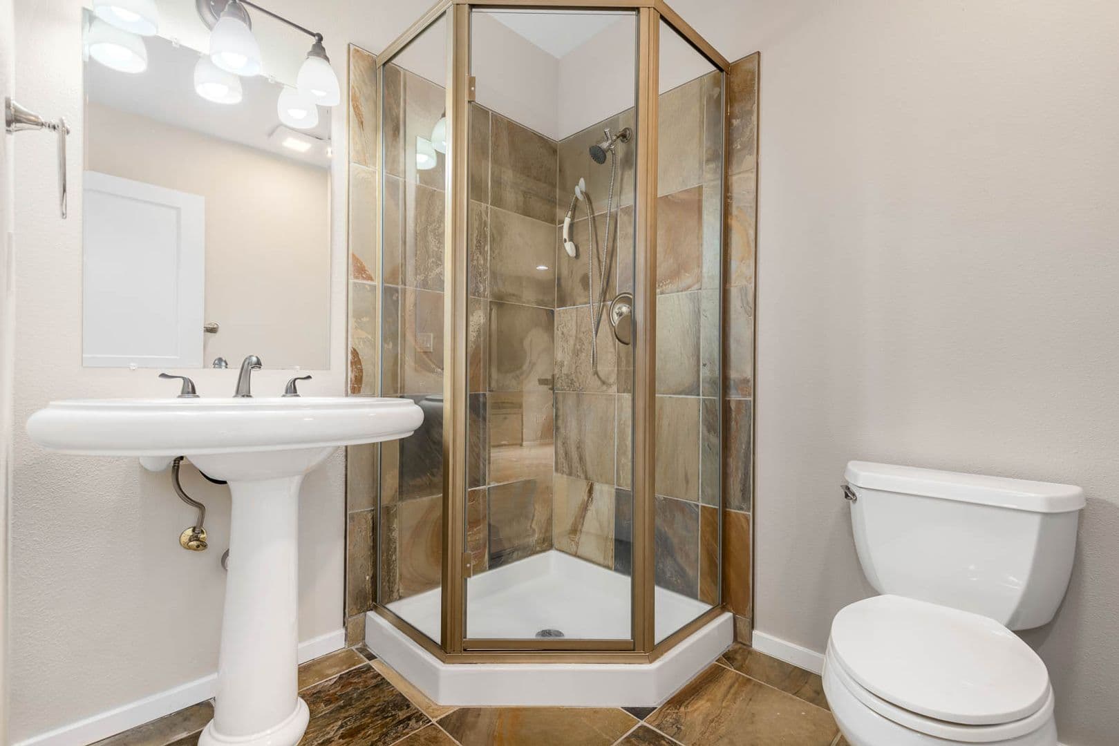 Kirkland House: 11402 NE 103rd St
