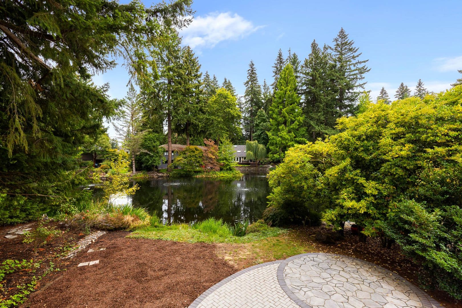 Kirkland House: 11402 NE 103rd St
