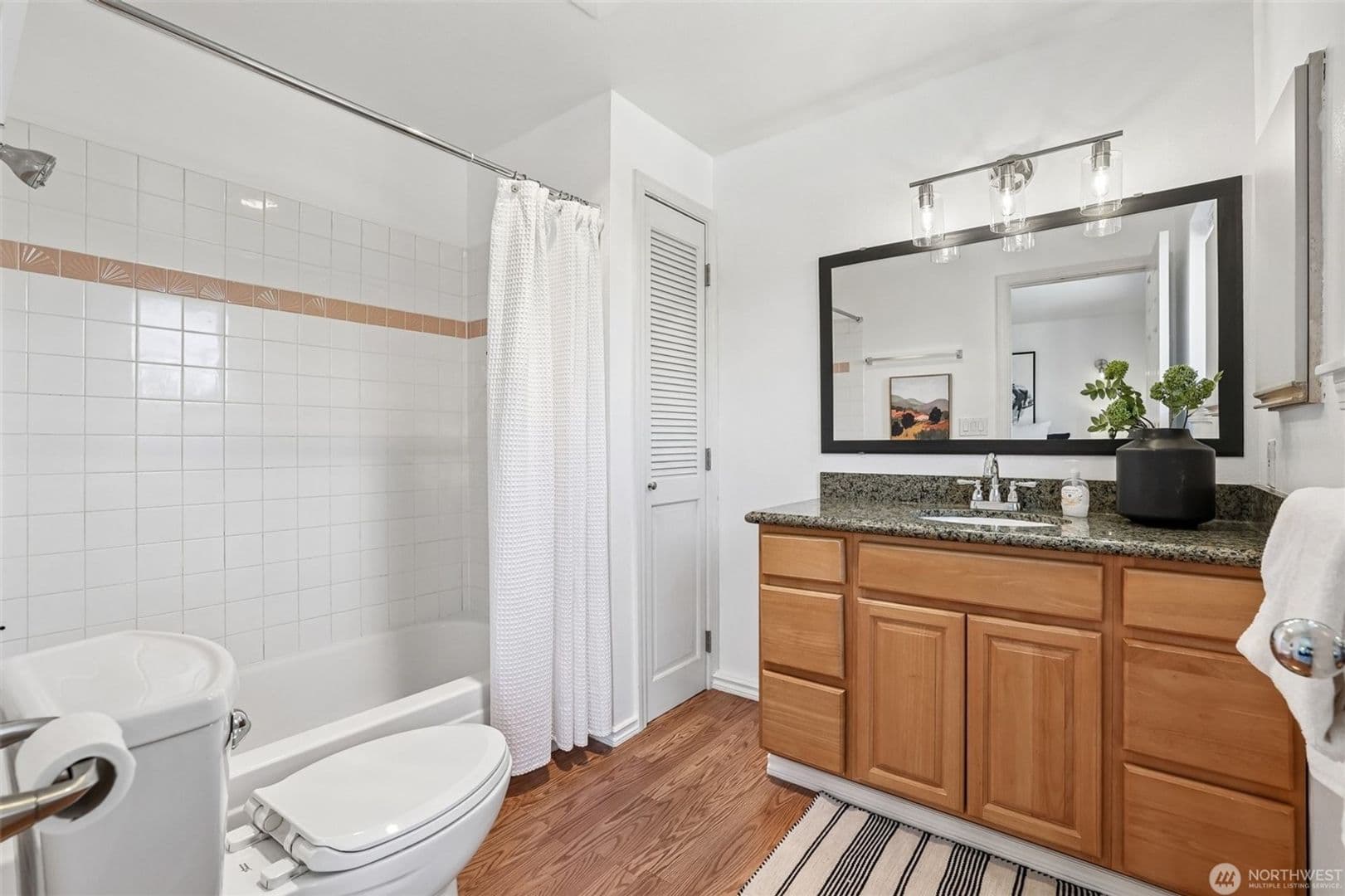 Seattle Condo: 5624 Roosevelt Way NE