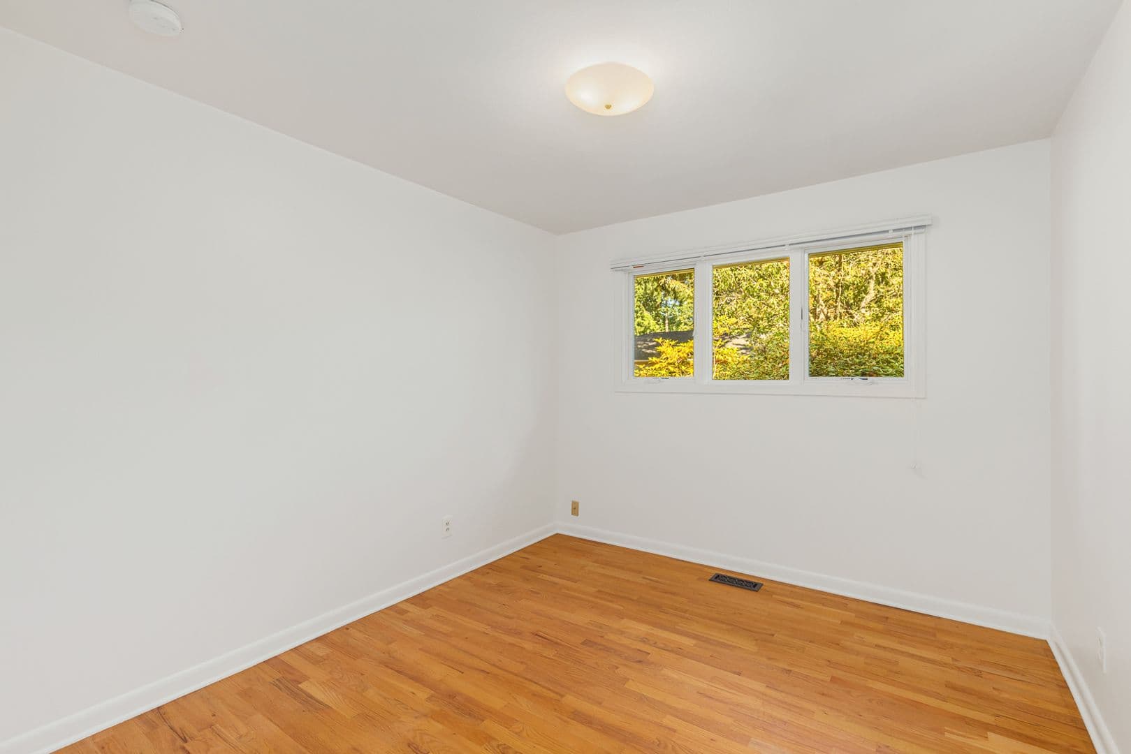 Shoreline House: 1828 N 163rd Street