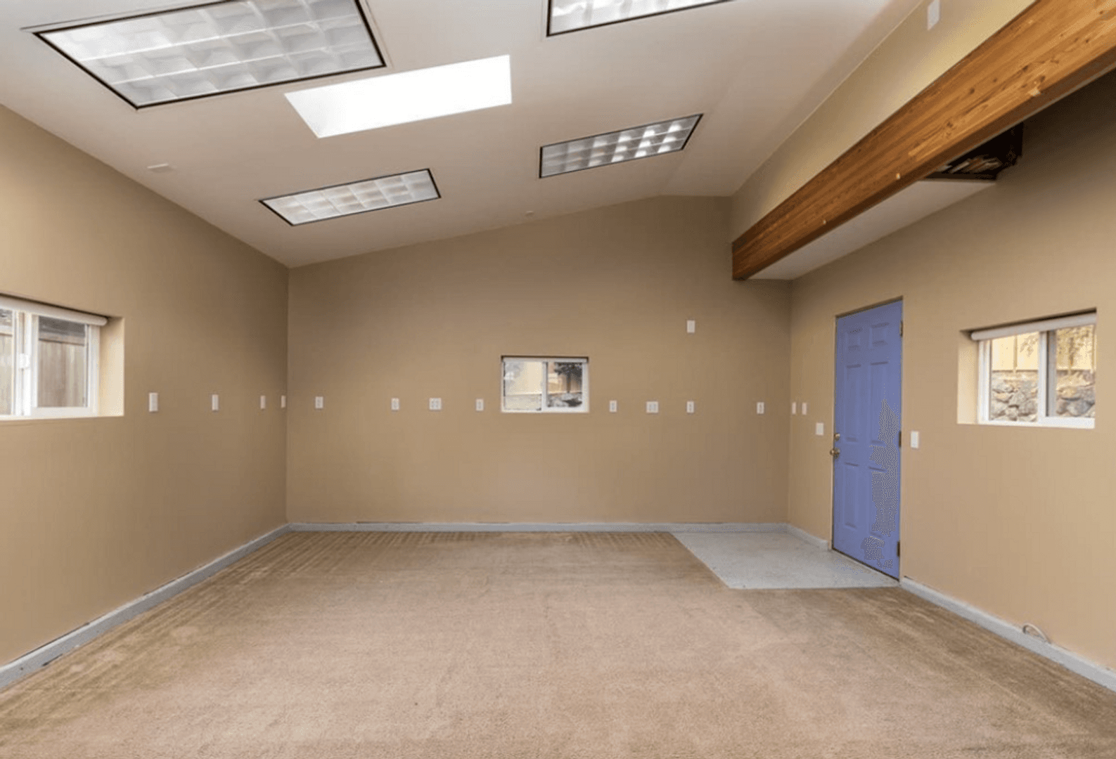 Redmond House: 15809 NE 53rd Street