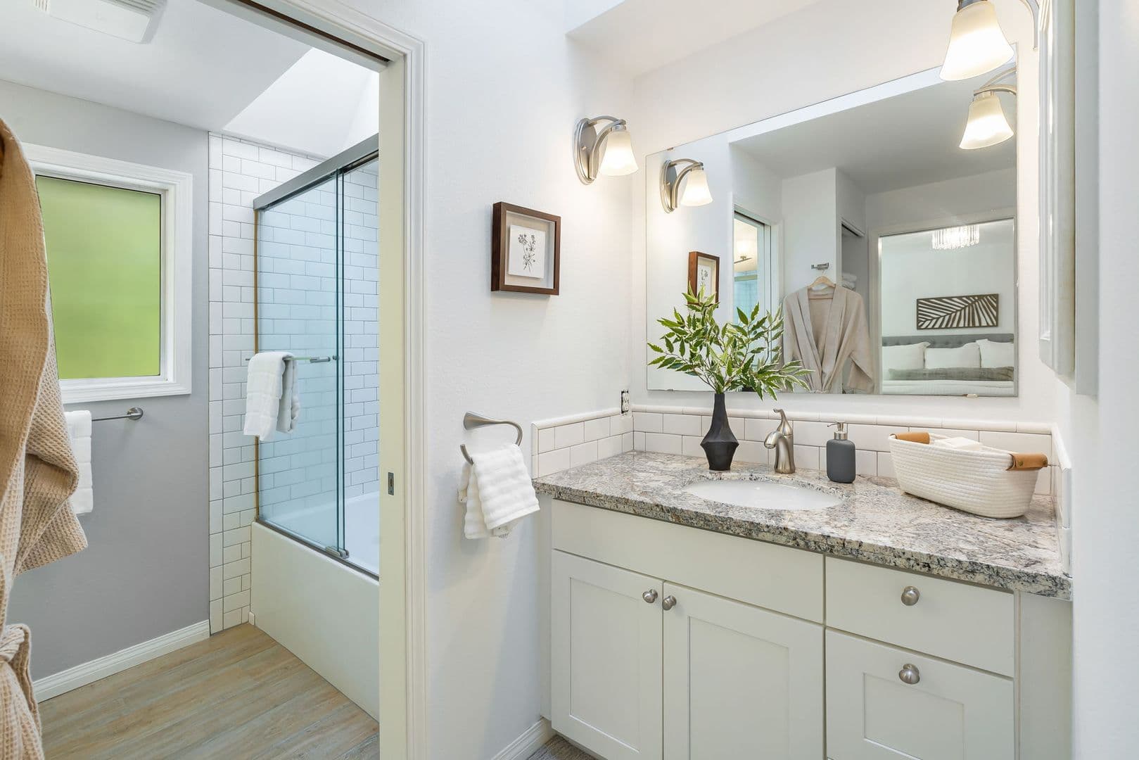 Issaquah House: 24020 SE 42nd St