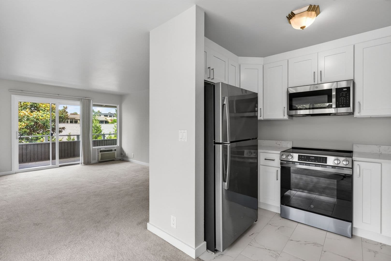 Bellevue Condo: 812 100th Ave NE