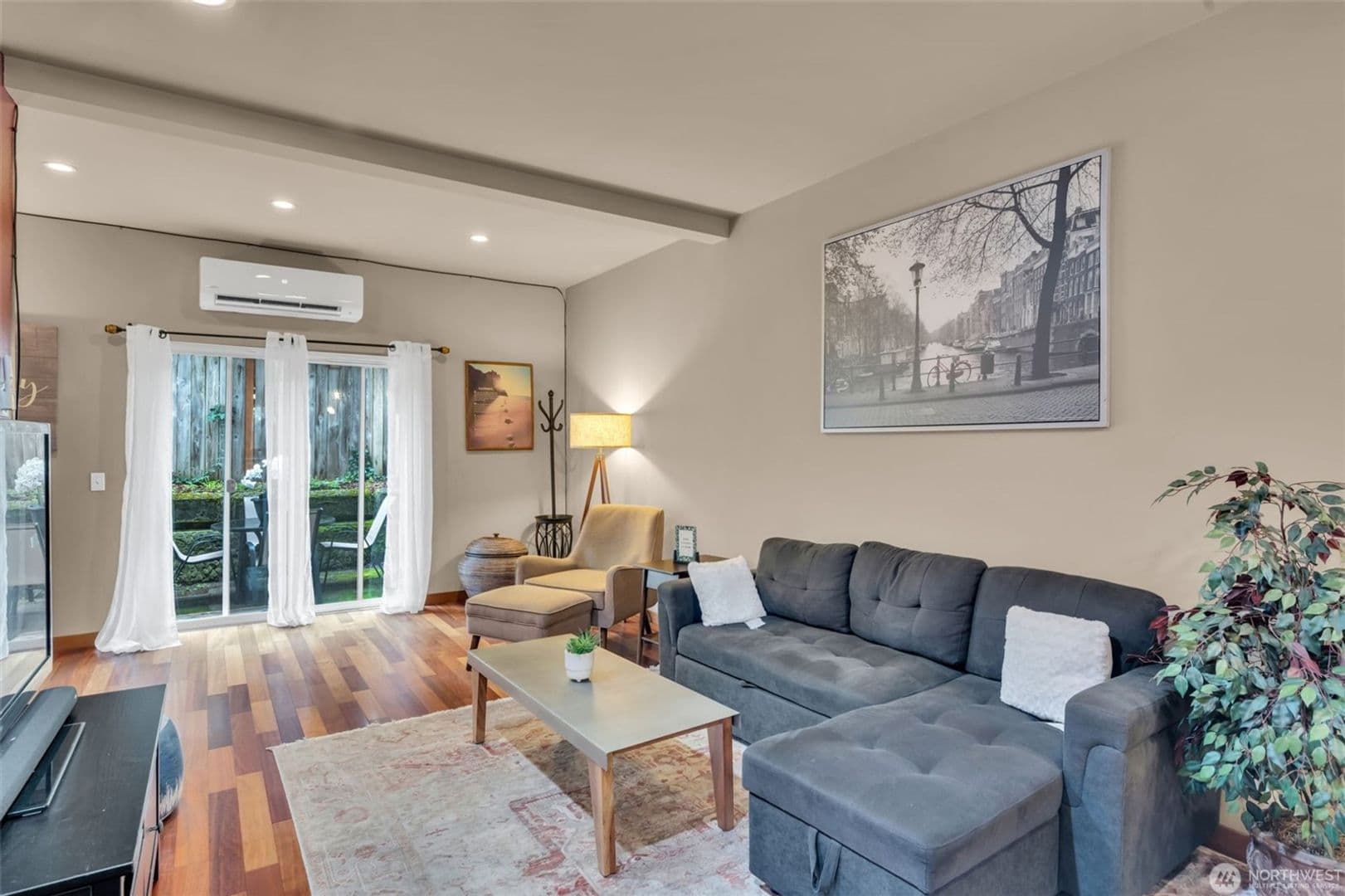 Seattle Townhome: 4838 S Chicago Street