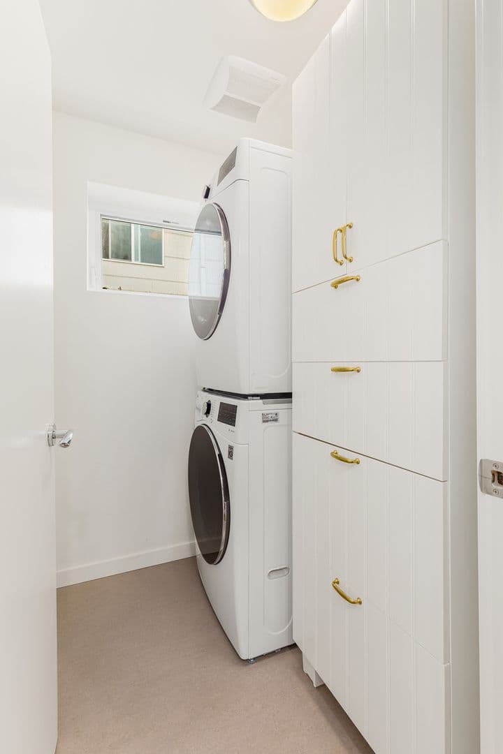 Seattle Townhome: 2301 23rd Ave W.