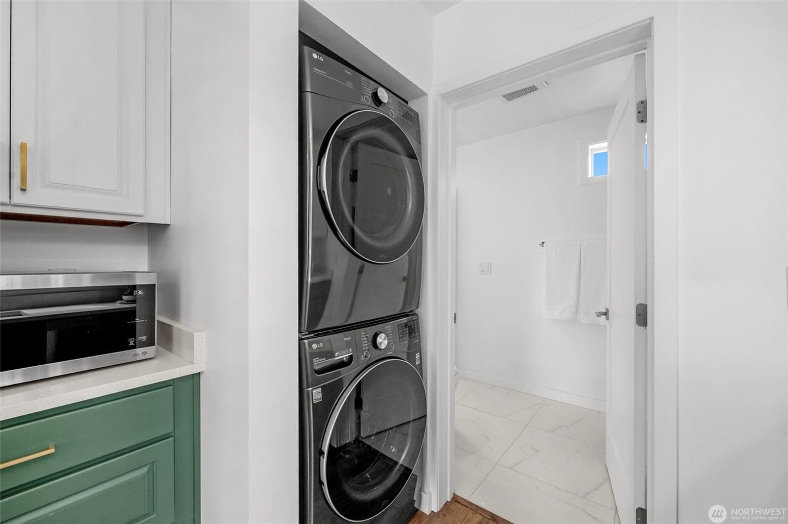 Kirkland House: 10530 124th Ave NE