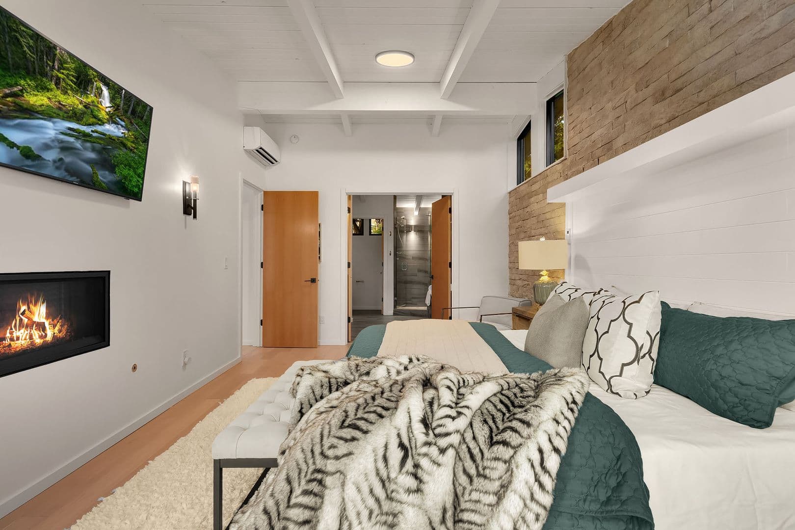 Kirkland House: 631 11th Avenue W