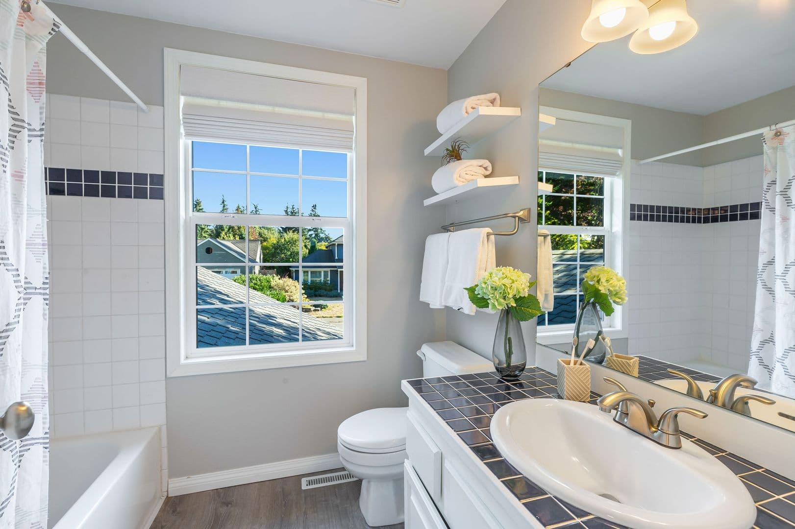 Issaquah House: 24020 SE 42nd St