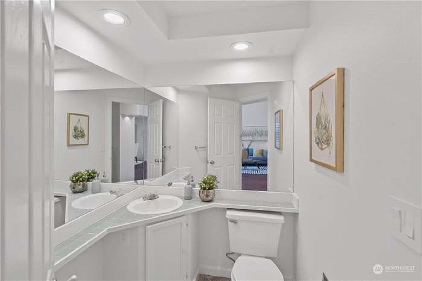 Bellevue House: 14781 NE 3rd St
