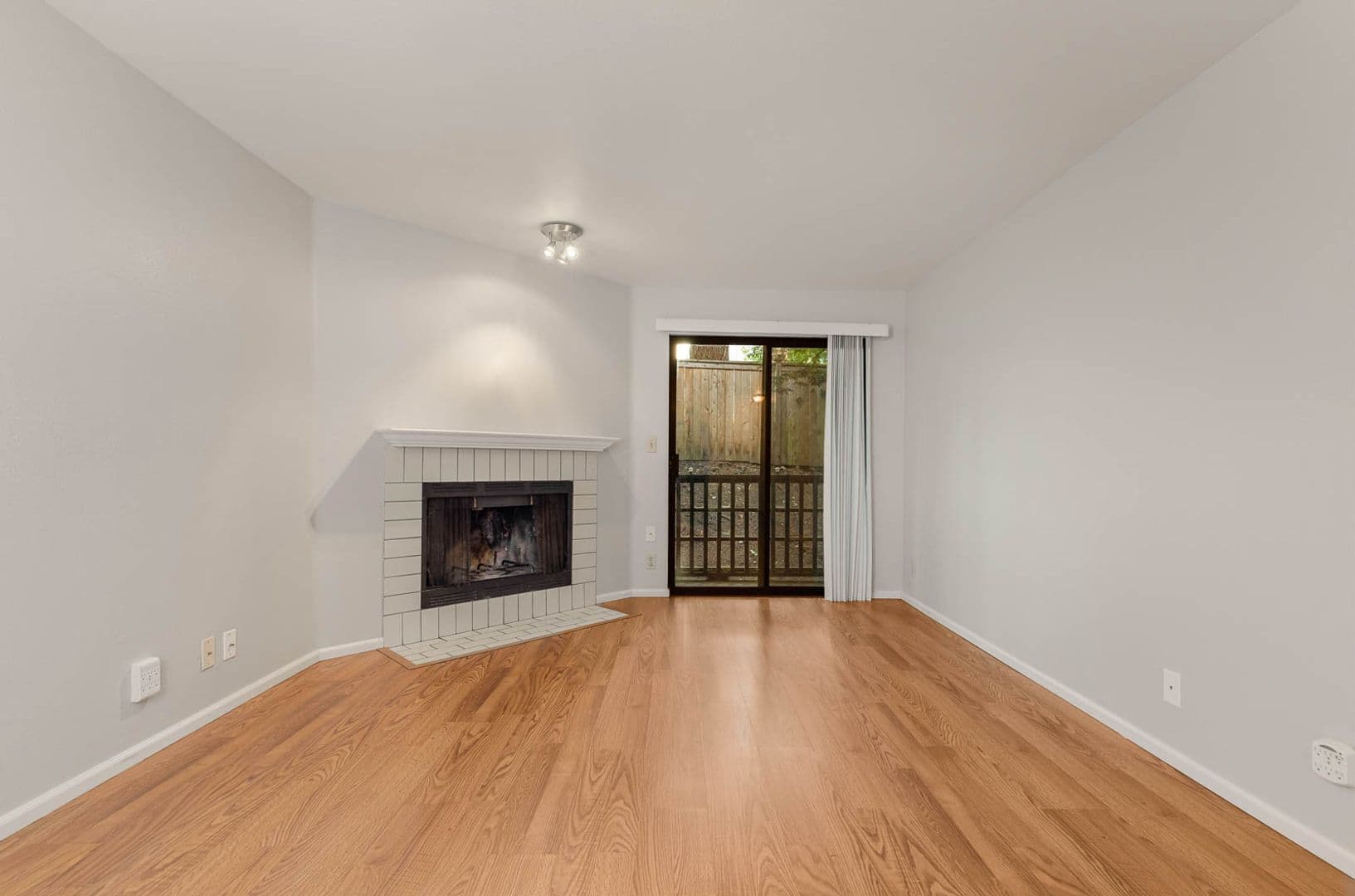 Shoreline Condo: 710 N 160th St