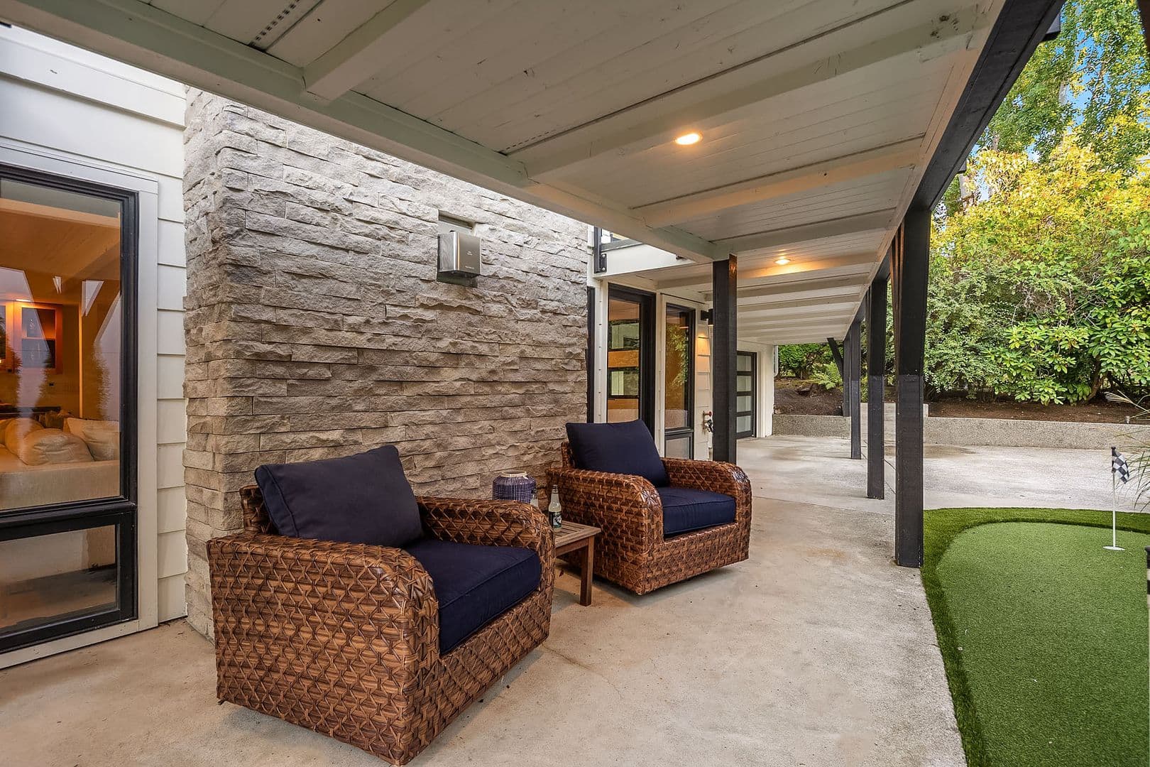 Kirkland House: 631 11th Avenue W
