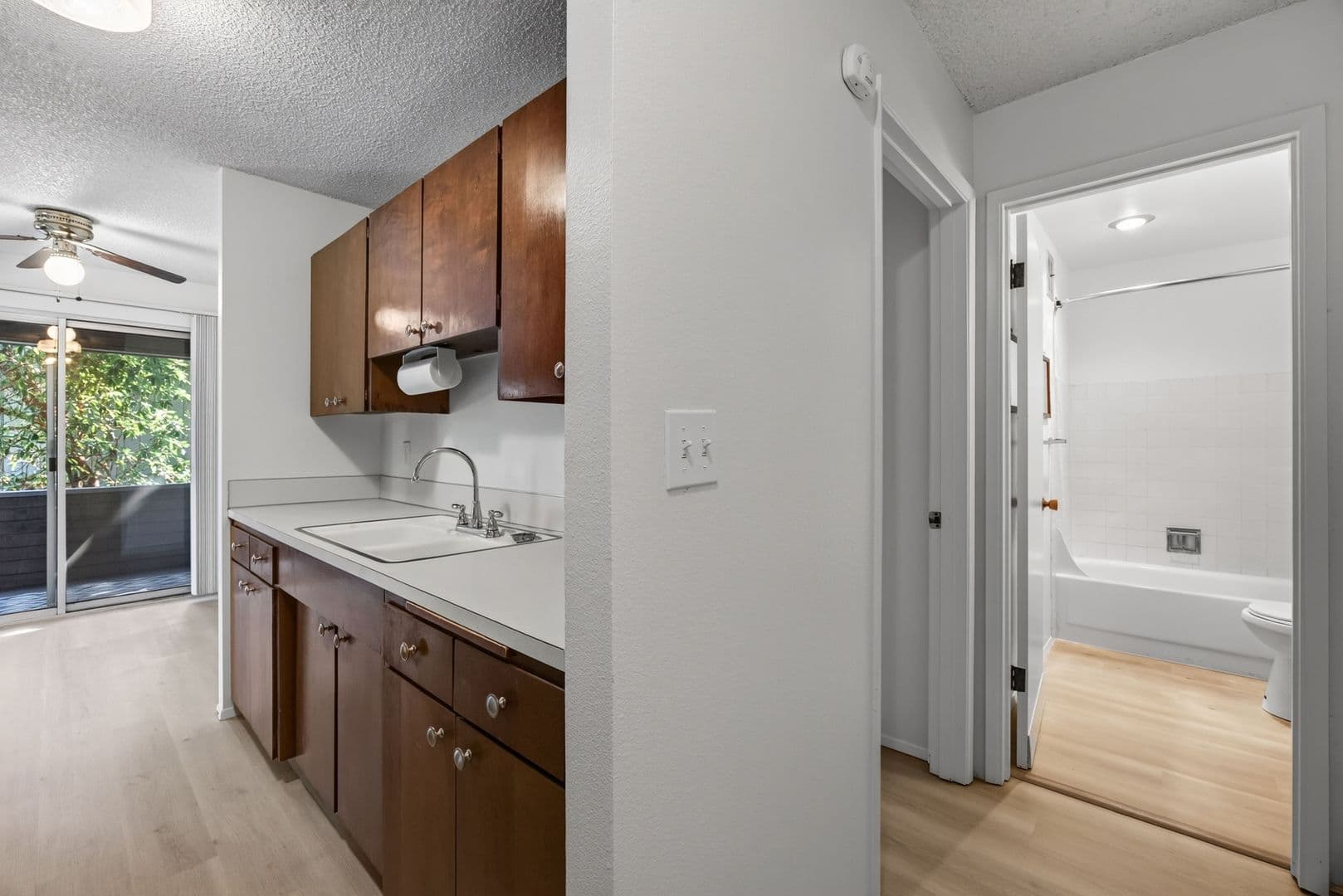 Seattle Apartment: 909 SW Holden St