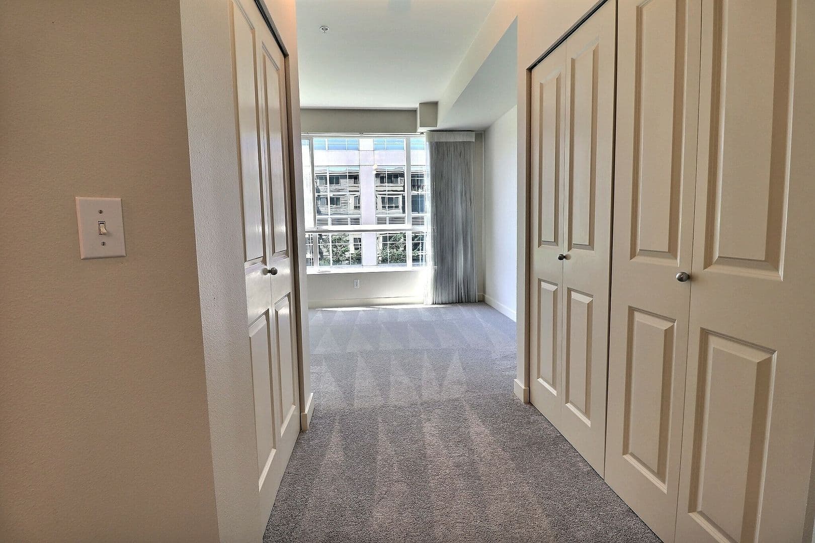 Bellevue Condo: 300 110th Avenue NE