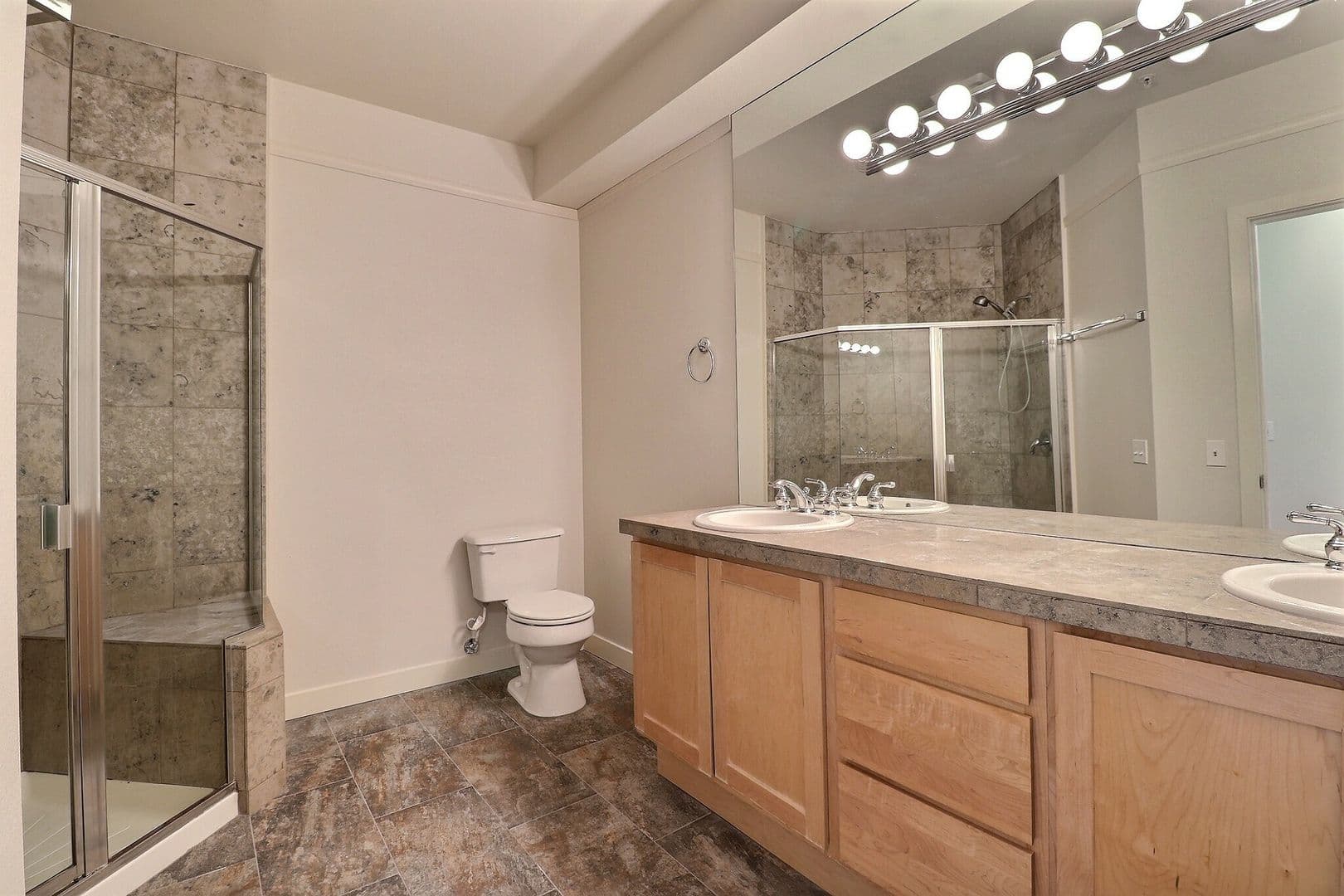 Bellevue Condo: 300 110th Avenue NE