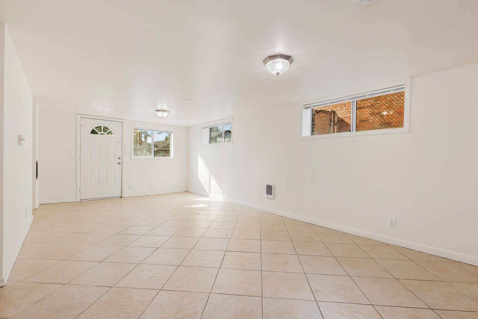 Seattle Apartment: 4610 S Holden St