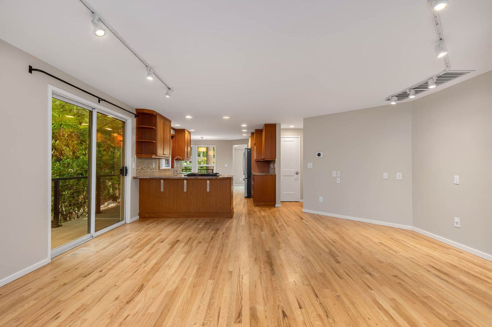 Kirkland House: 11402 NE 103rd St