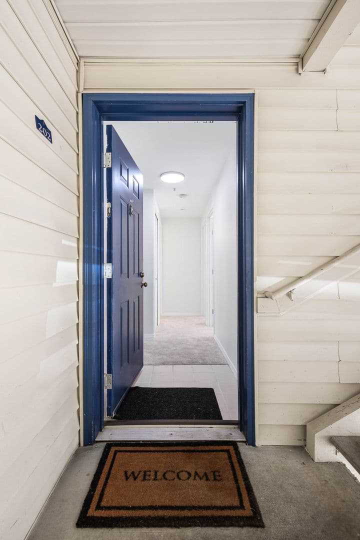 Renton Condo: 5000 Lake Washington Blvd NE