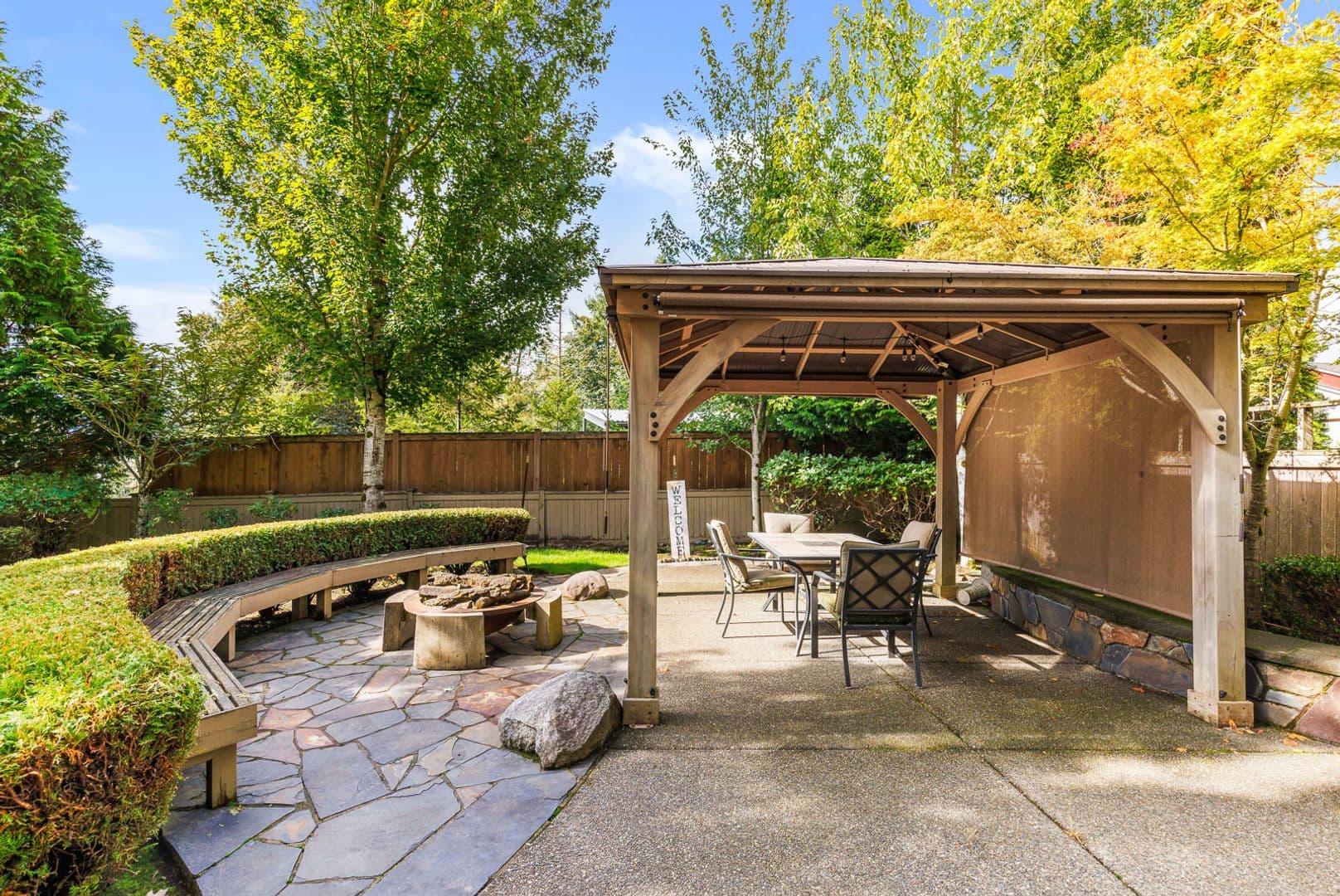 Snoqualmie House: 34229 SE Elm ST