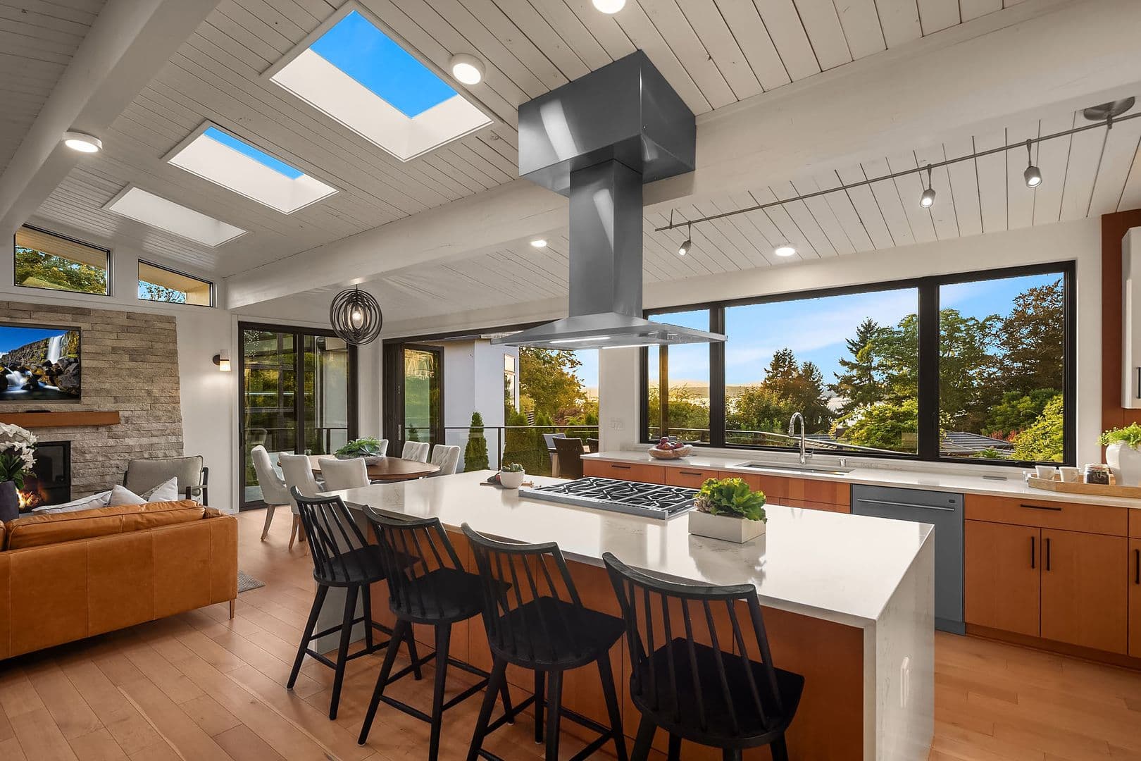 Kirkland House: 631 11th Avenue W
