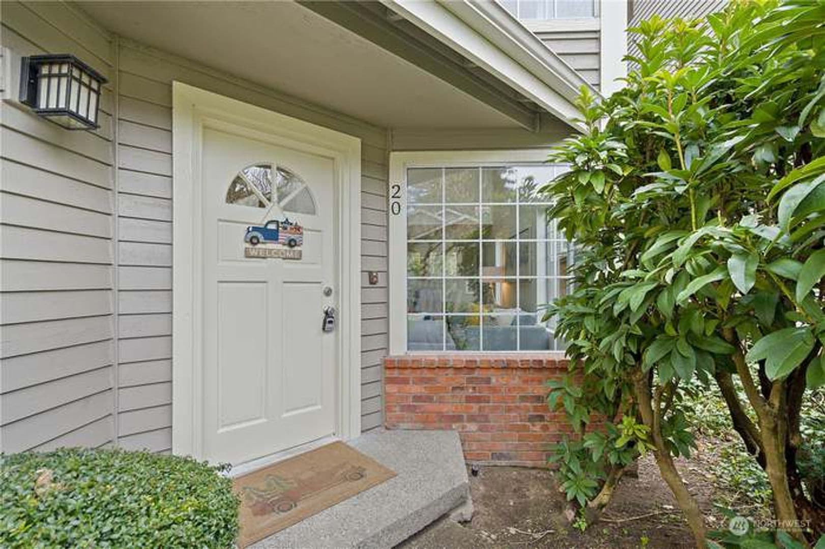 Bellevue House: 14781 NE 3rd St