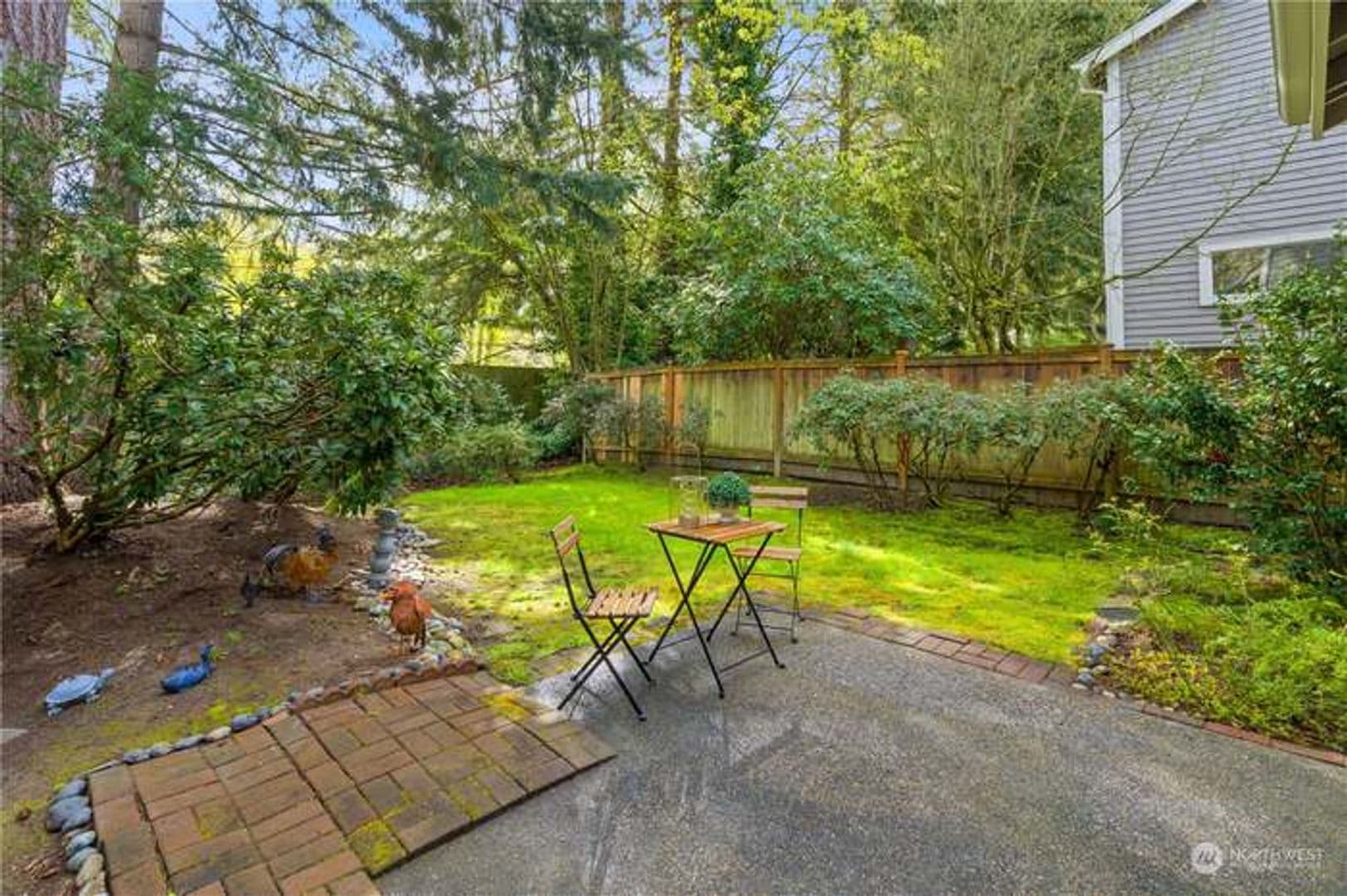 Bellevue House: 14781 NE 3rd St