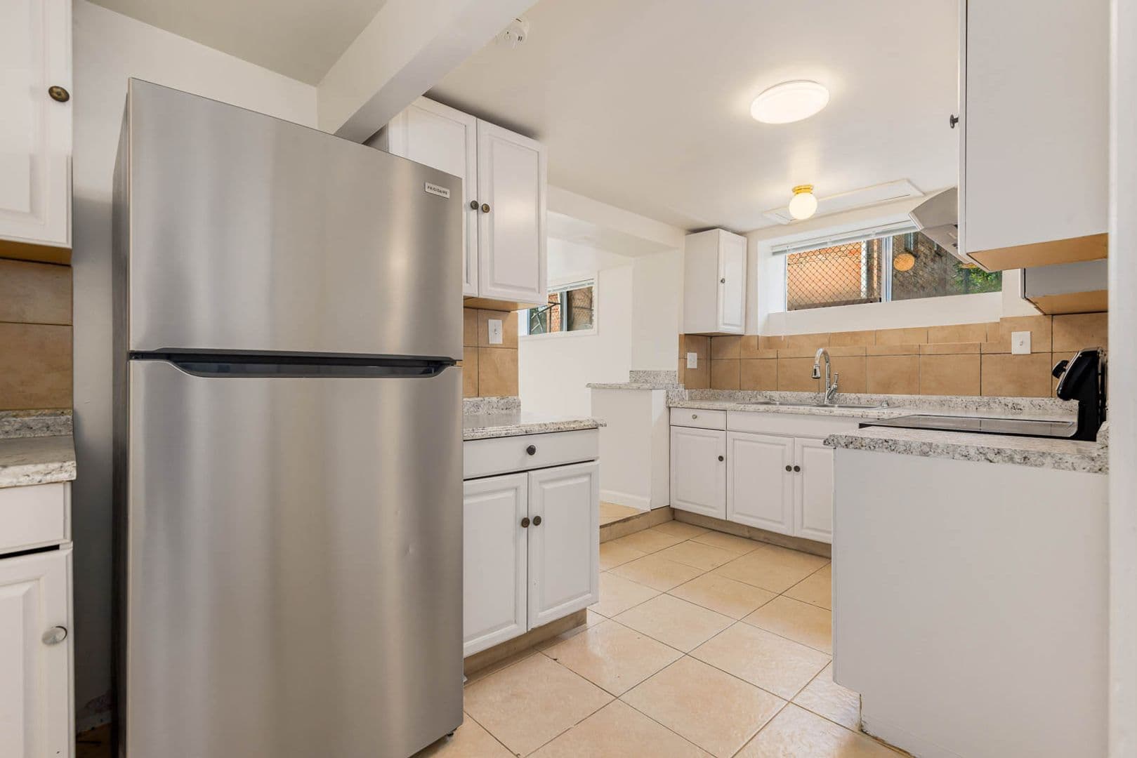 Seattle Apartment: 4610 S Holden St