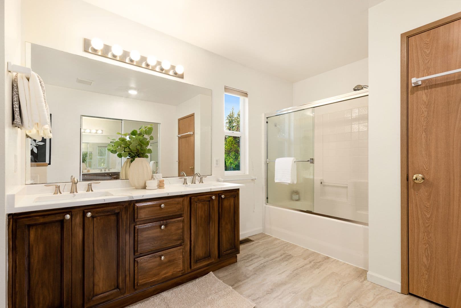 Bothell House: 17427 92nd Ave NE