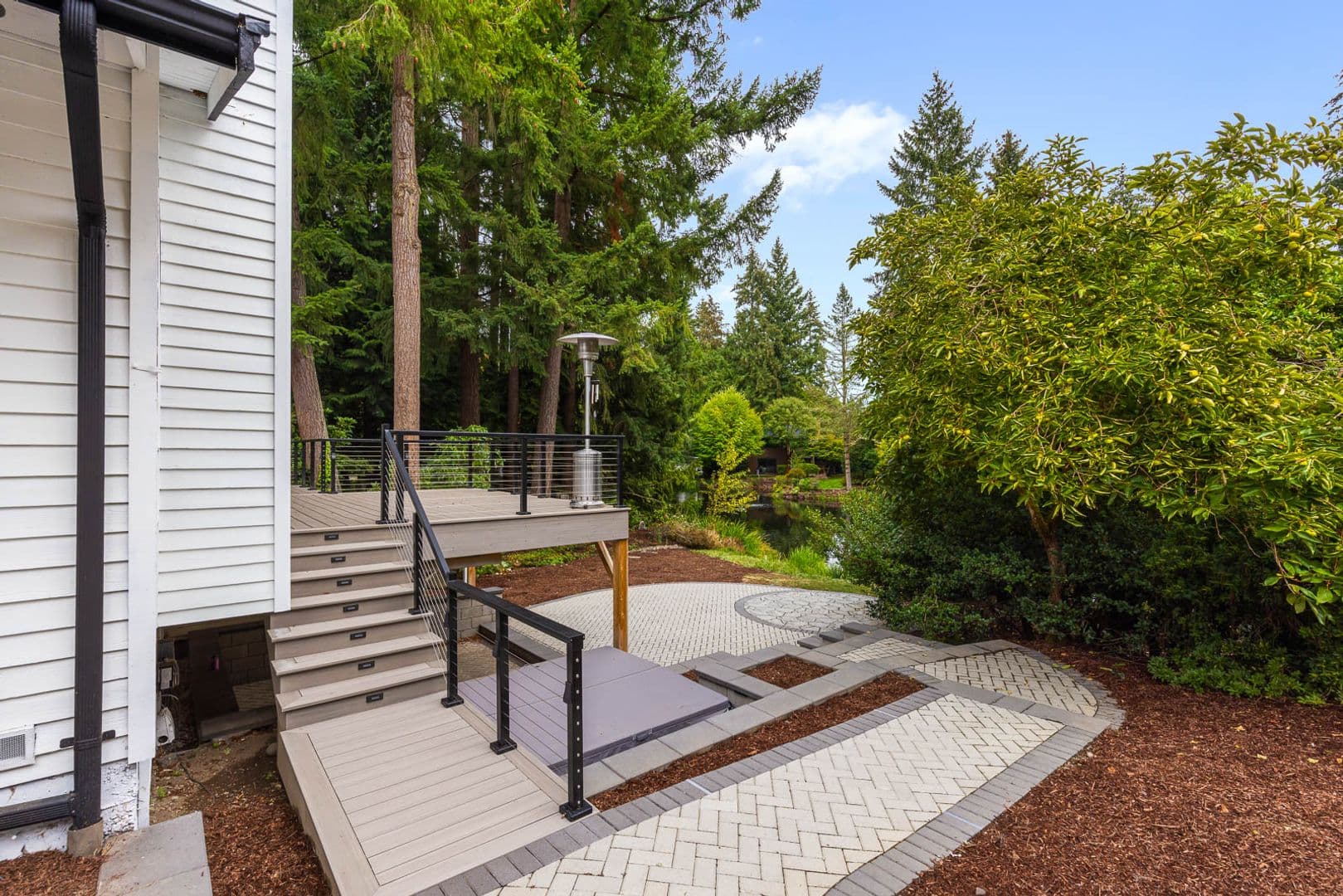Kirkland House: 11402 NE 103rd St