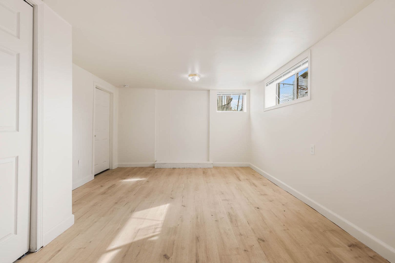 Seattle Apartment: 4610 S Holden St
