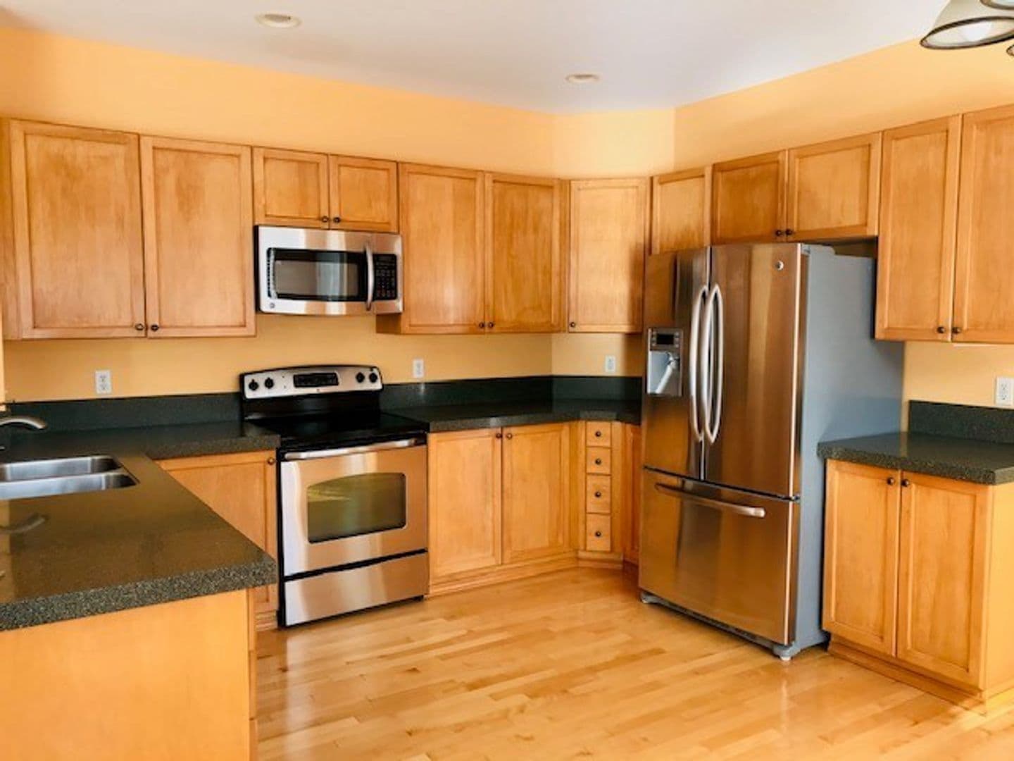 Sammamish House: 24043 Southeast 12th Place