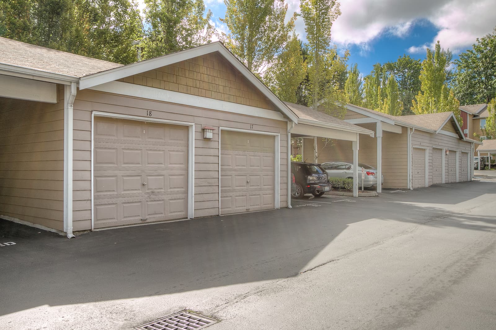 Sammamish Condo: 710 240th Way SE