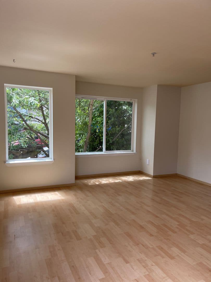 Seattle Townhome: 2420 SW Holden Street