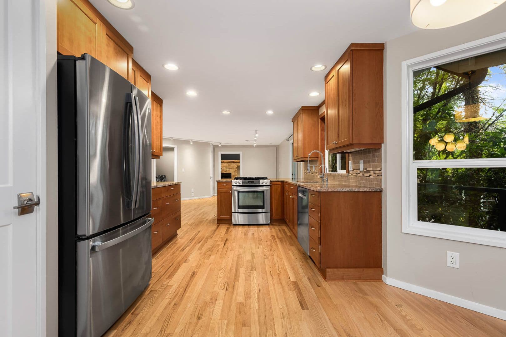 Kirkland House: 11402 NE 103rd St