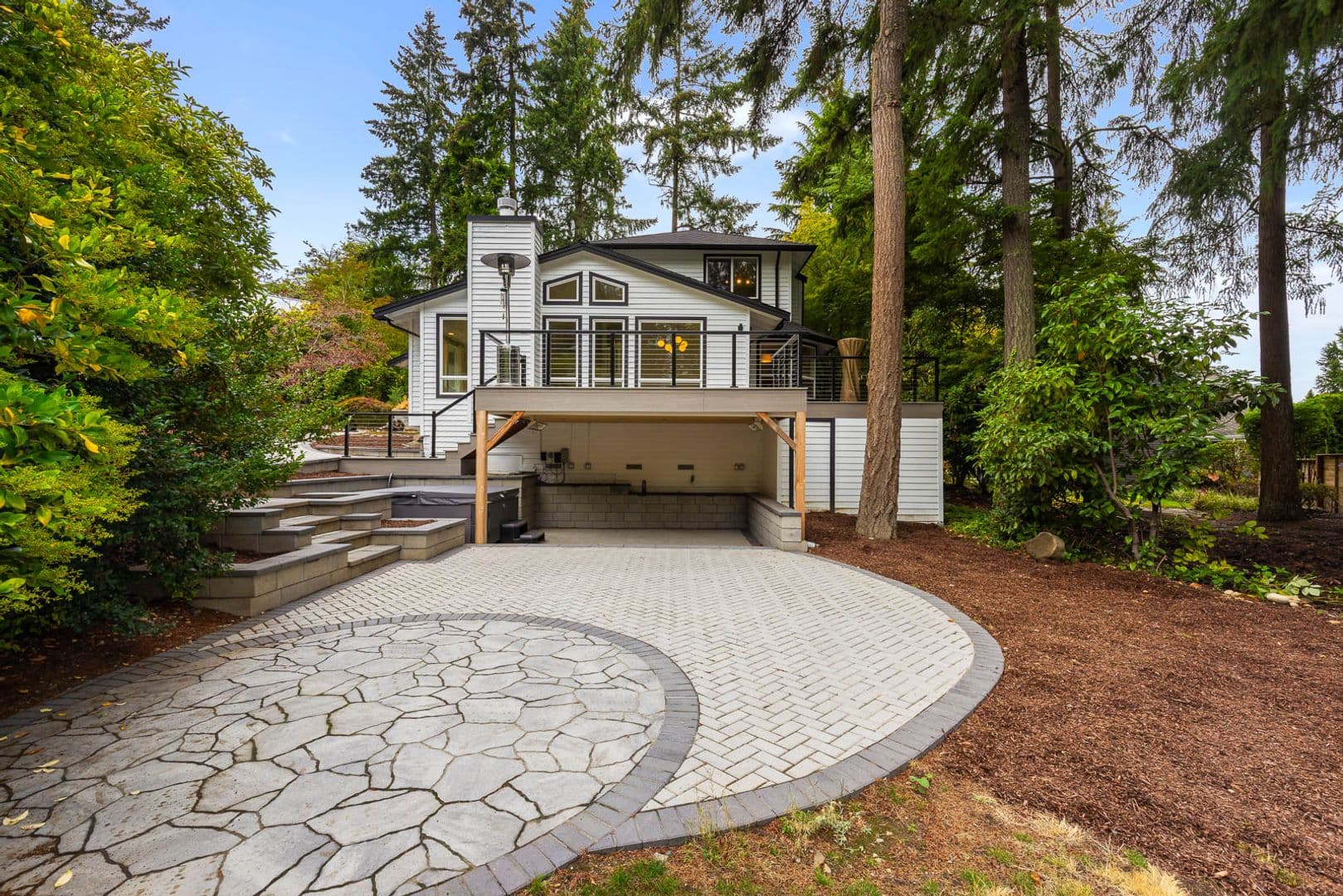 Kirkland House: 11402 NE 103rd St