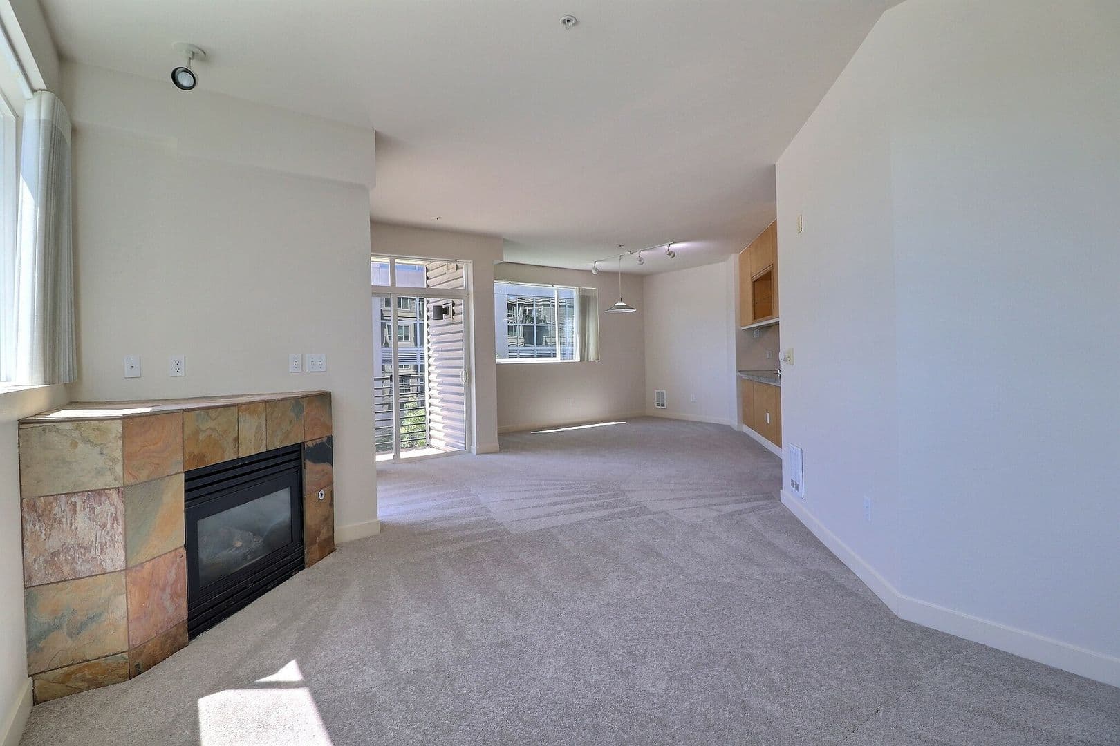 Bellevue Condo: 300 110th Avenue NE