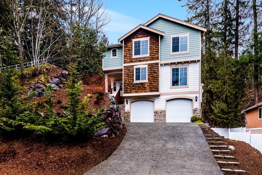 Sammamish House: 1280 211th Ave NE