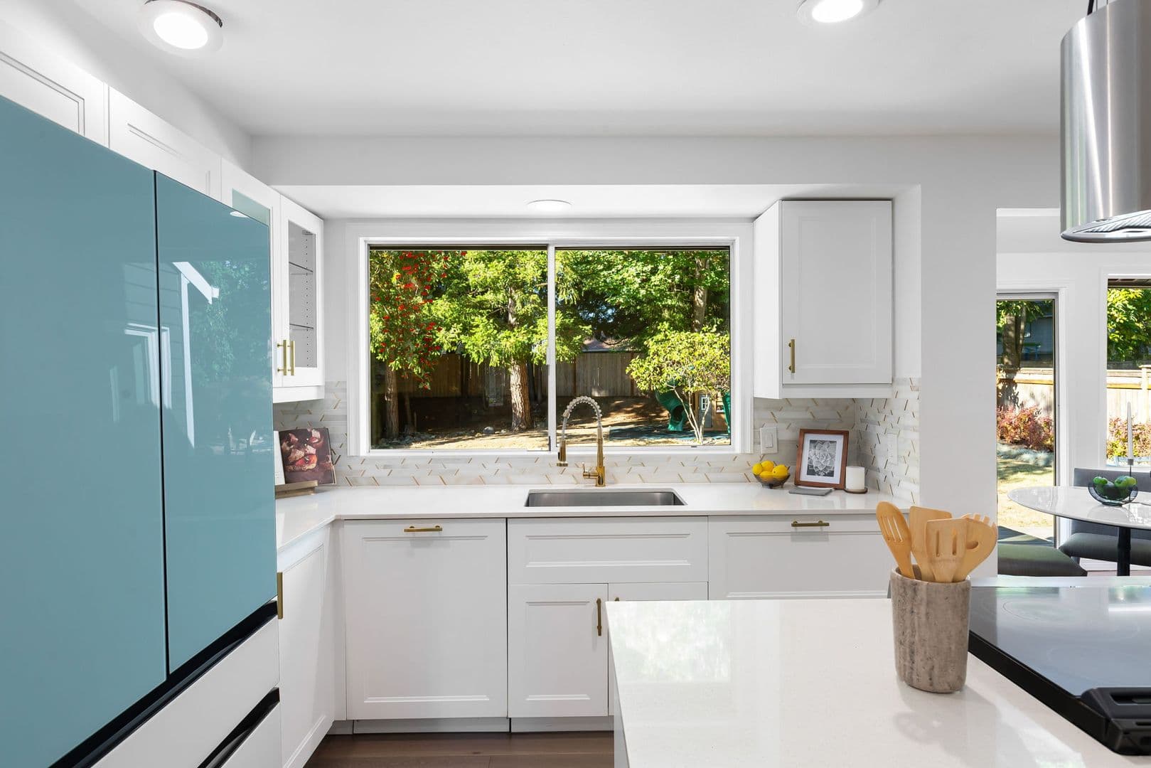 Issaquah House: 24020 SE 42nd St